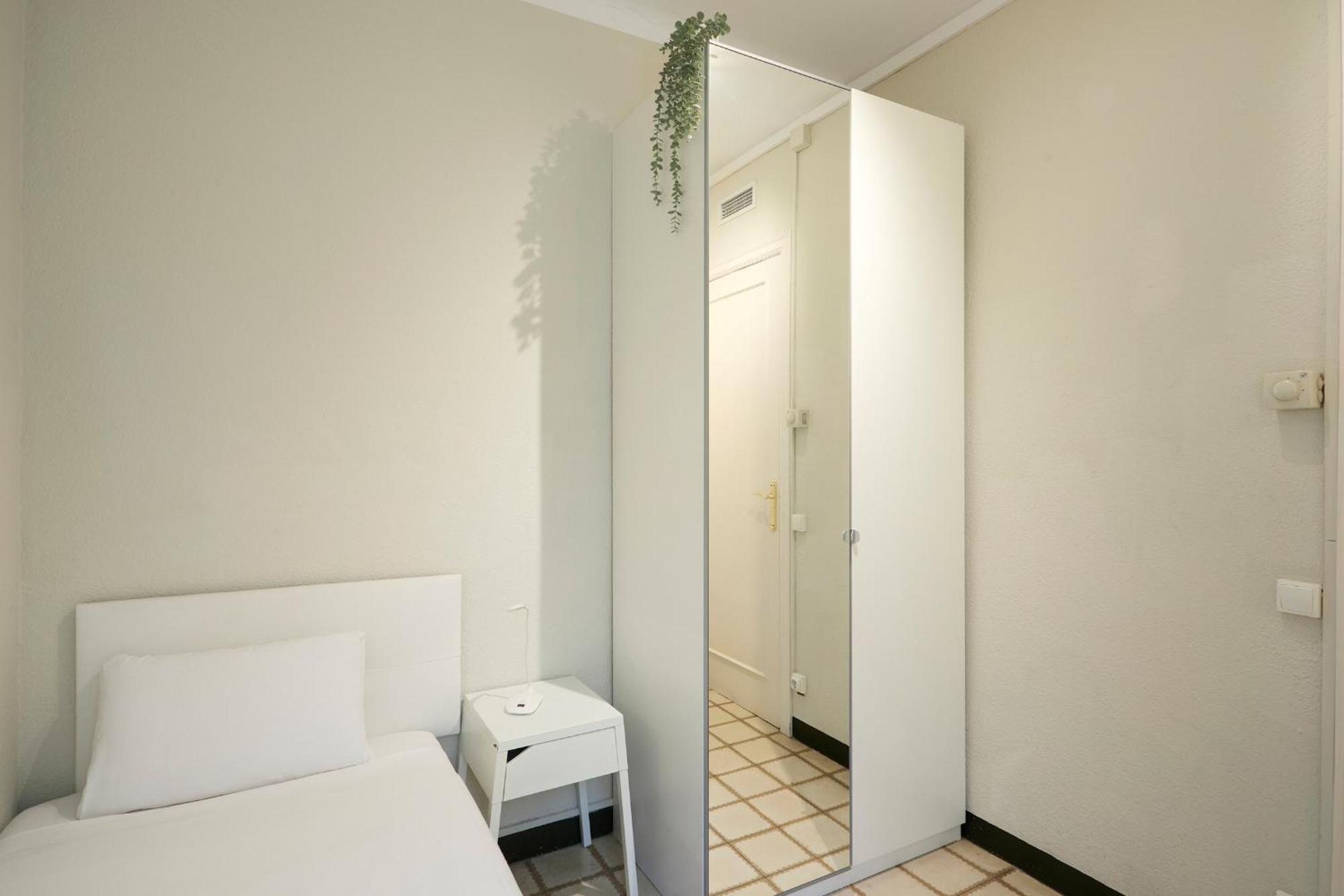 63Par1016- Sunny Apartment In Paralel Barcelona Zewnętrze zdjęcie